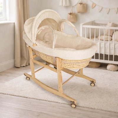 Couffin-en-osier-pour-bebe-tranquilite-et-confort