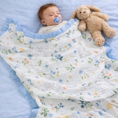 Couverture-bebe-avec-bebe-qui-dort-paisiblement