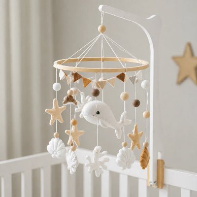Mobile-bebe-univers-marin-blanc