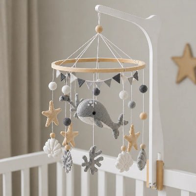 Mobile-bebe-univers-marin-gris